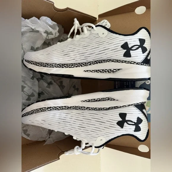 UA Hovr Velociti 3 Shoes - Picture 2 of 8